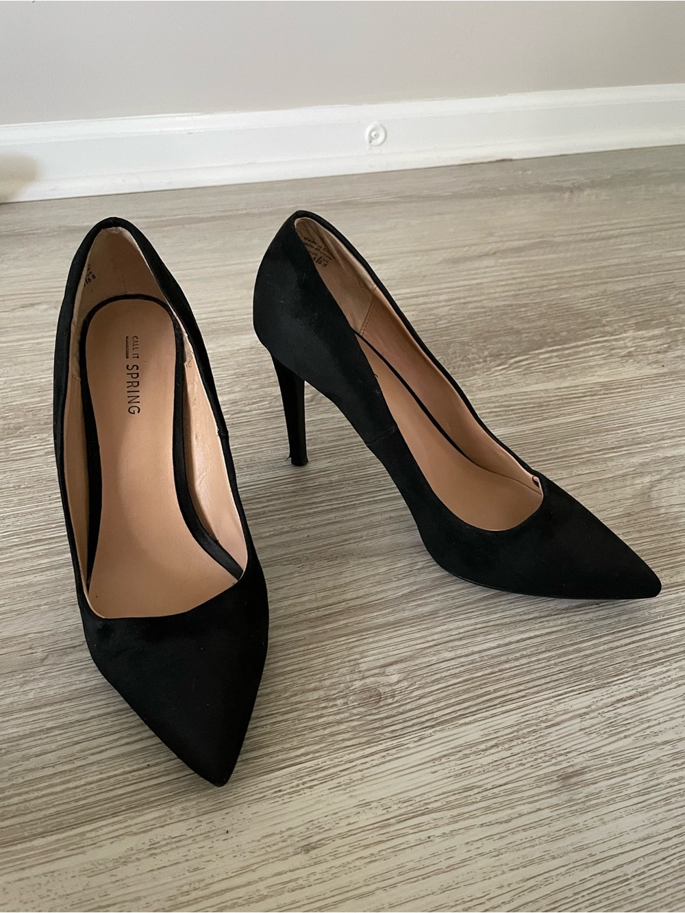 Women’s black heels